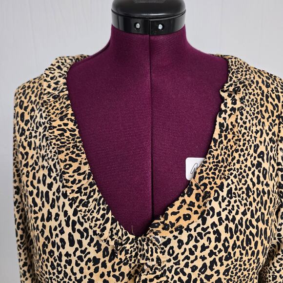 Women's Divided H&M Leopard Print Wrap Look Blouse Ruffle Accents | Size 10 - Picture 3 of 9